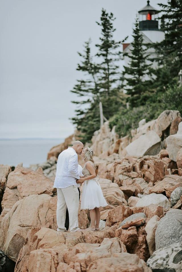 lighthouse weddings in Maine
